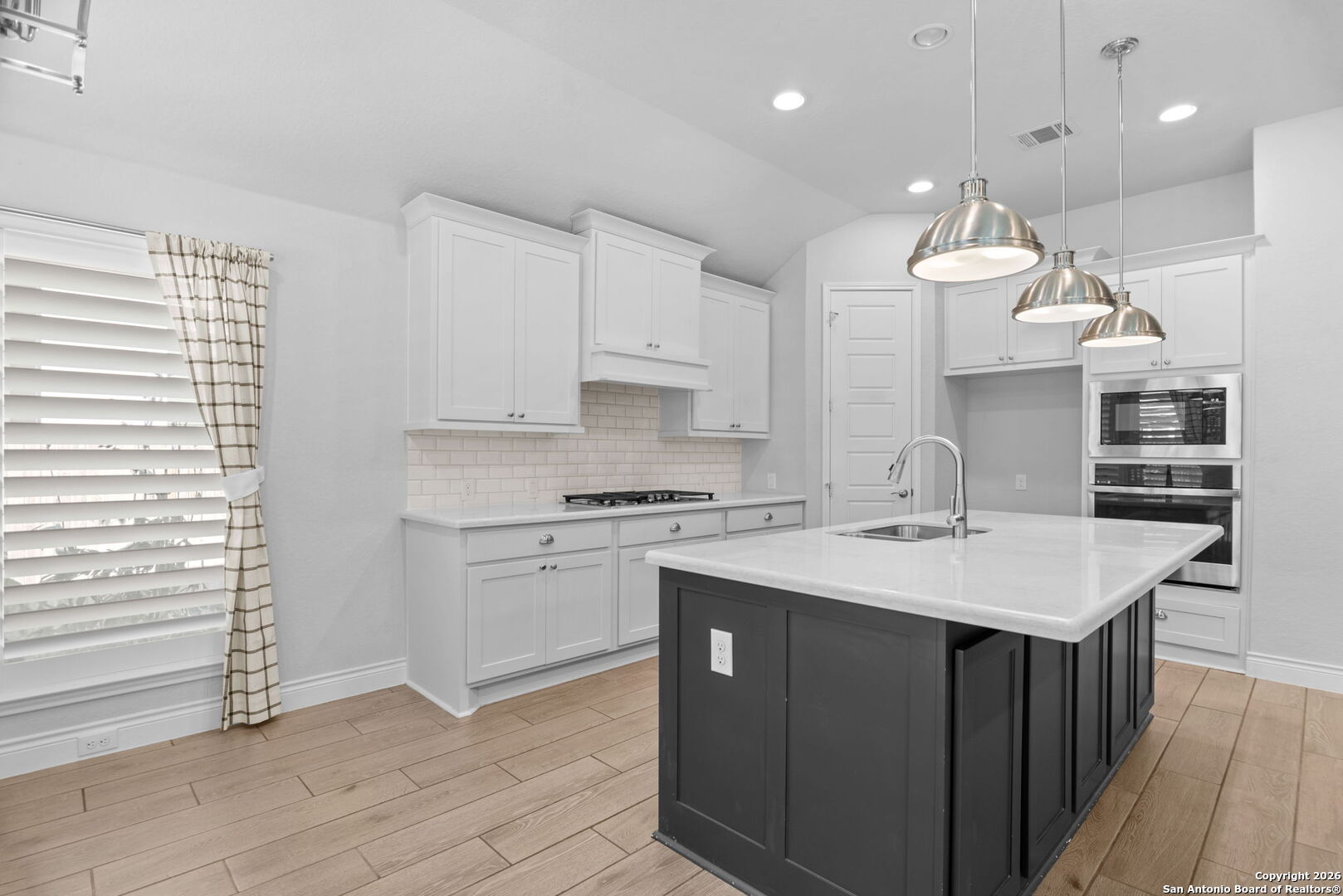 3136 Little Creek Path Seguin, TX 78155 - Photo 11 of 37