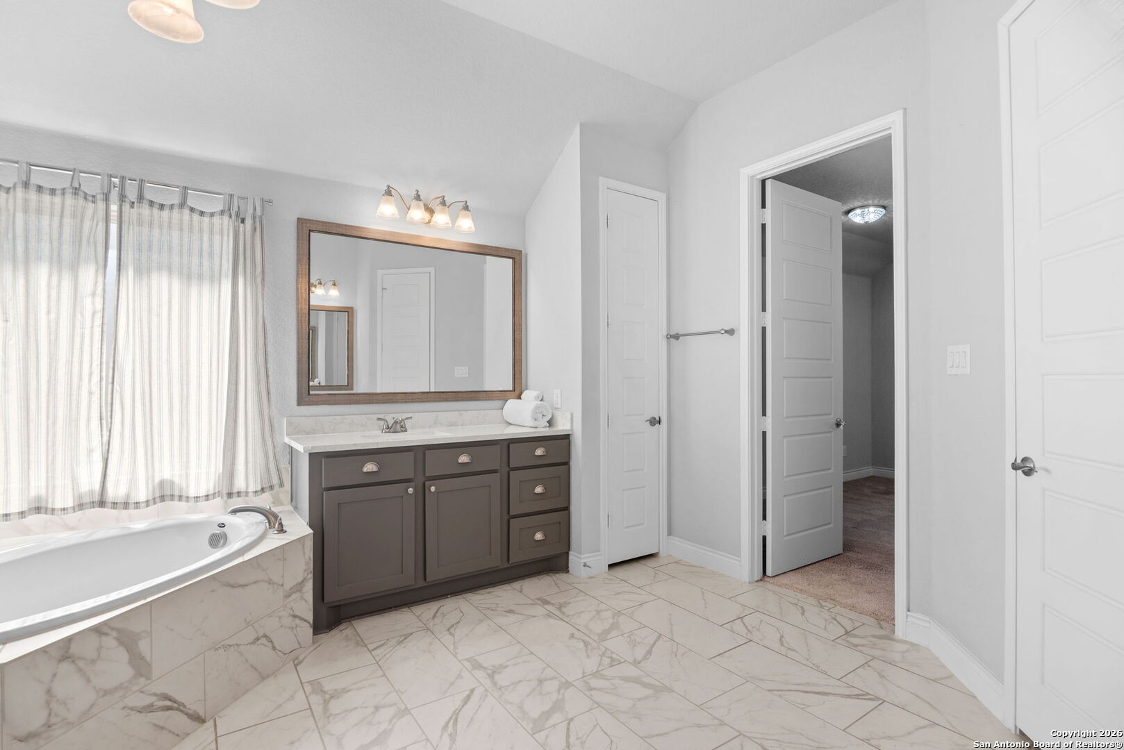 3136 Little Creek Path Seguin, TX 78155 - Photo 20 of 37