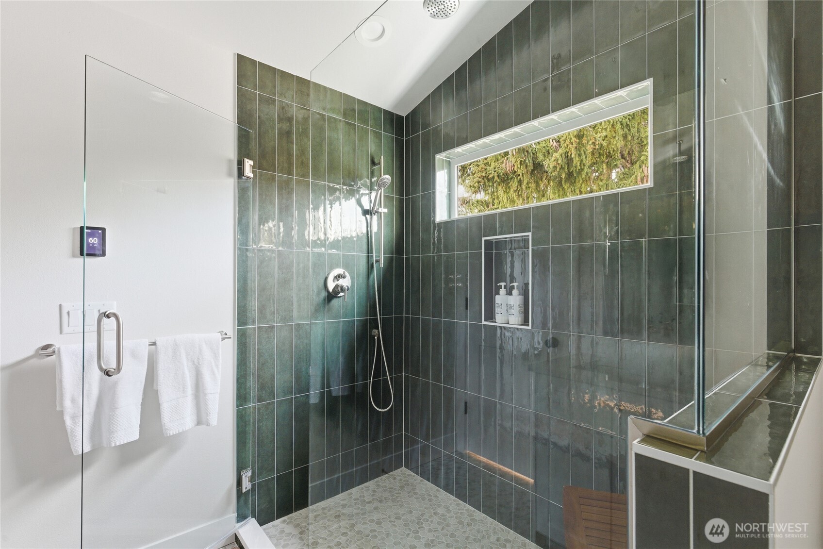 8815 Densmore Avenue North, Unit B Seattle, WA 98103 - Photo 13 of 17