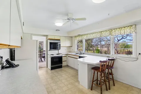 $549,900 | 27942 West Flynn Creek Drive, Barrington, IL 60010