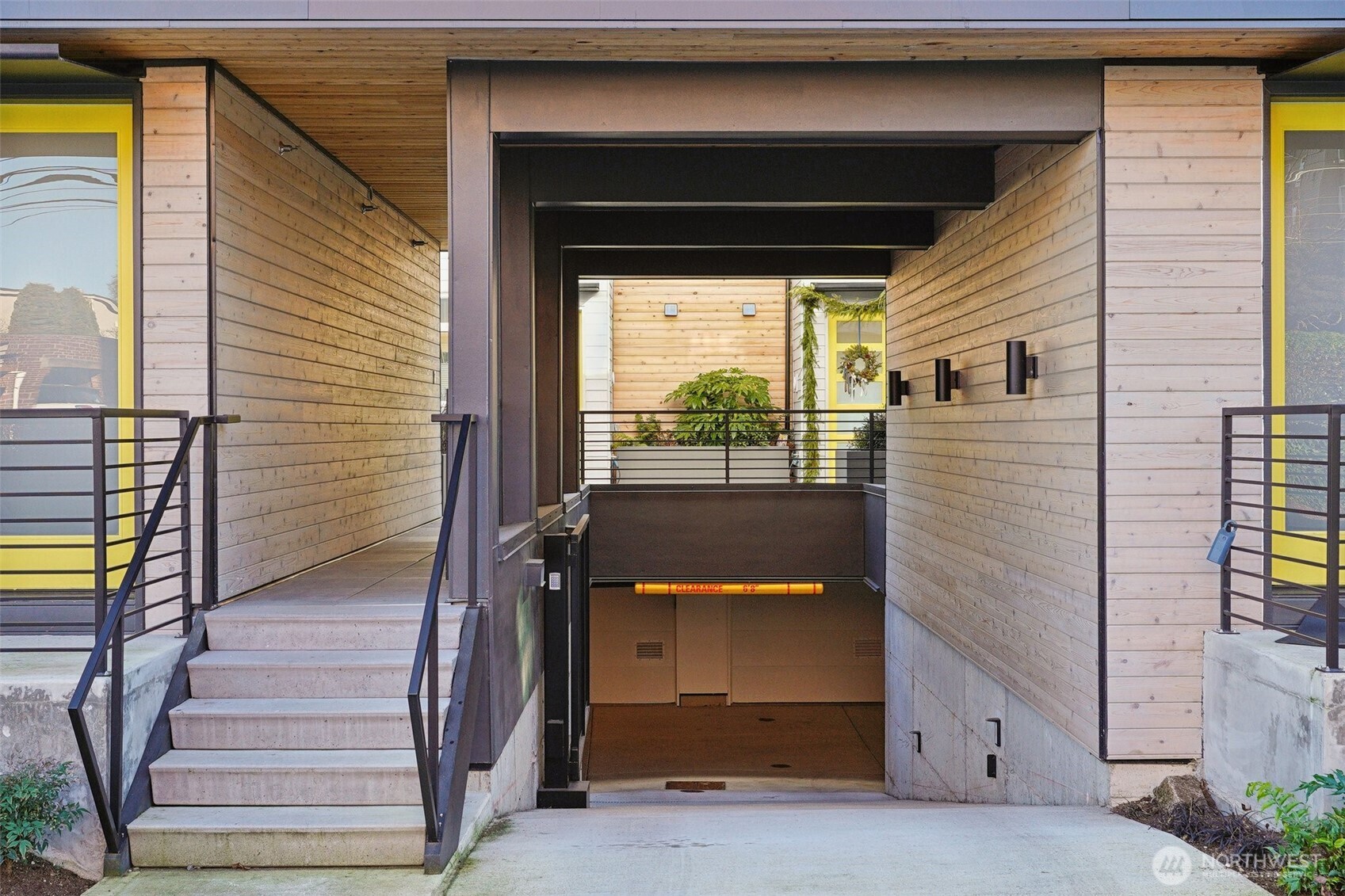 515 Howe Street, Unit A Seattle, WA 98109 - Photo 33 of 40 a view of balcony