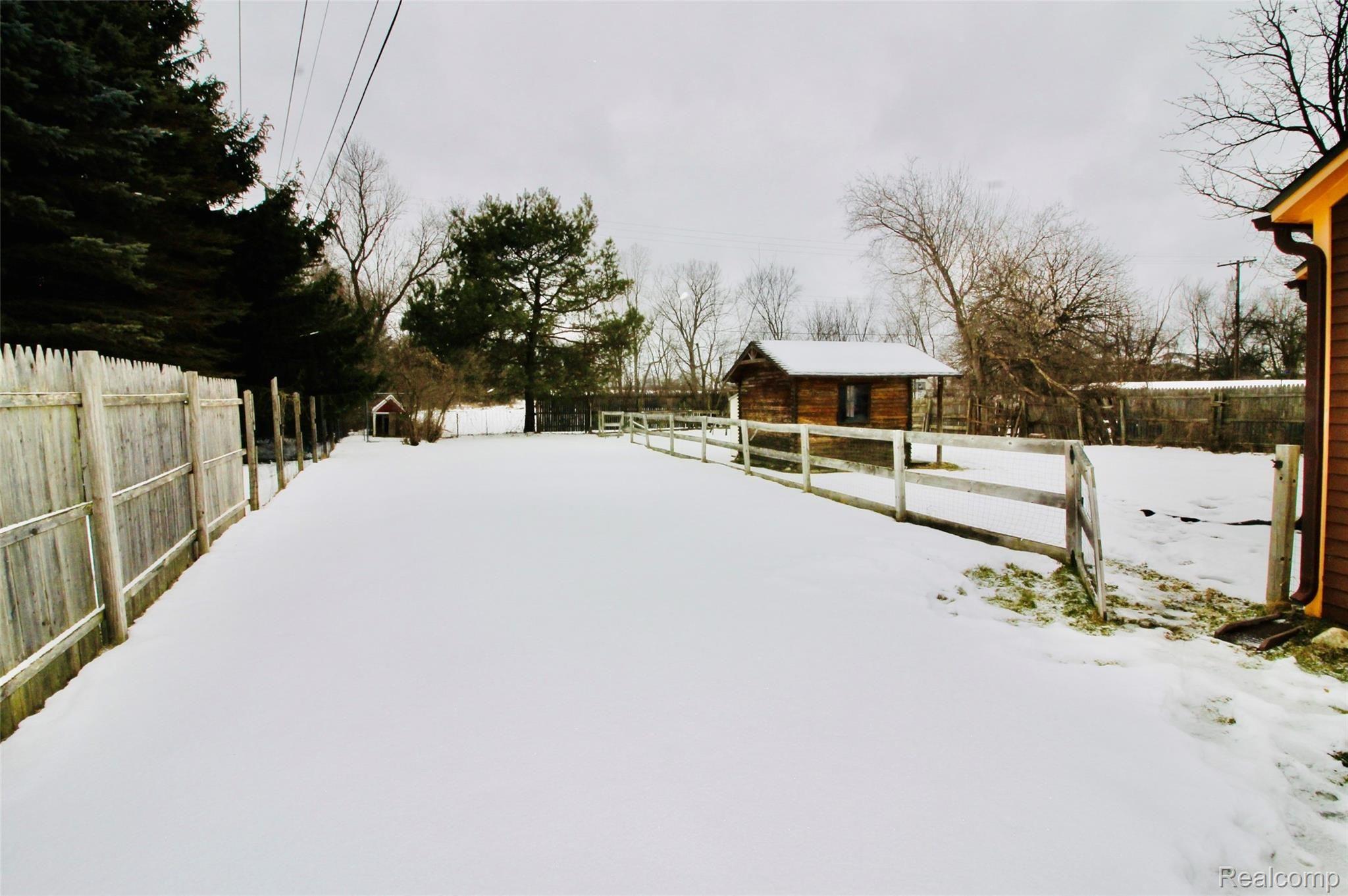 998 Baldwin Road Lapeer, MI 48446 - Photo 20 of 23 B827B206-F193-4BA1-B987-27341EAE263D_1_201_a.jpeg