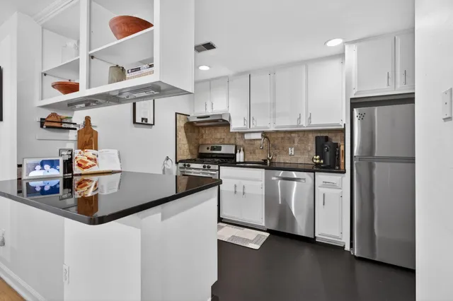 $825,000 | 456 9th Street, Unit 19, Hoboken, NJ 07030