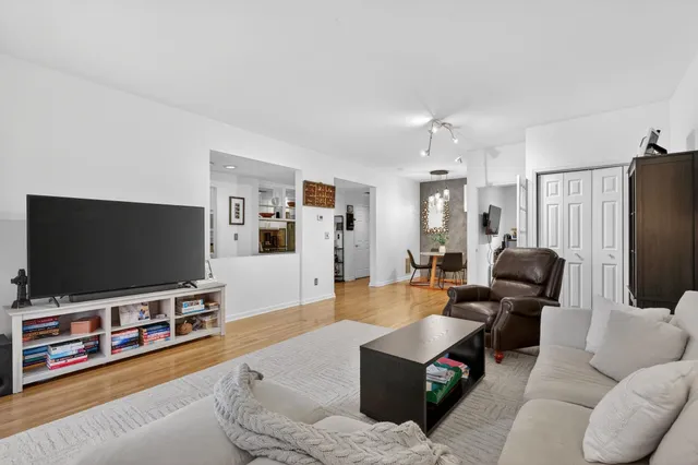 $825,000 | 456 9th Street, Unit 19, Hoboken, NJ 07030