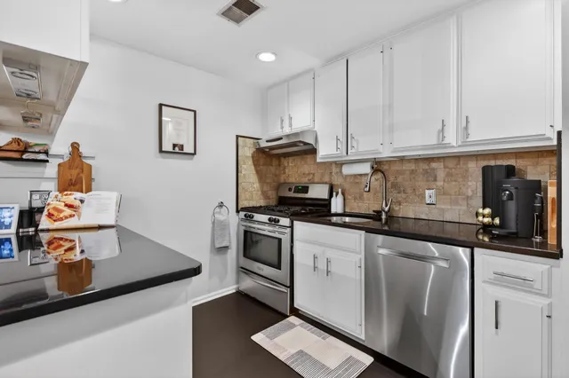 $825,000 | 456 9th Street, Unit 19, Hoboken, NJ 07030