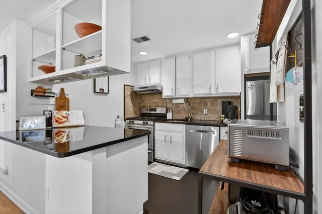 $825,000 | 456 9th Street, Unit 19, Hoboken, NJ 07030