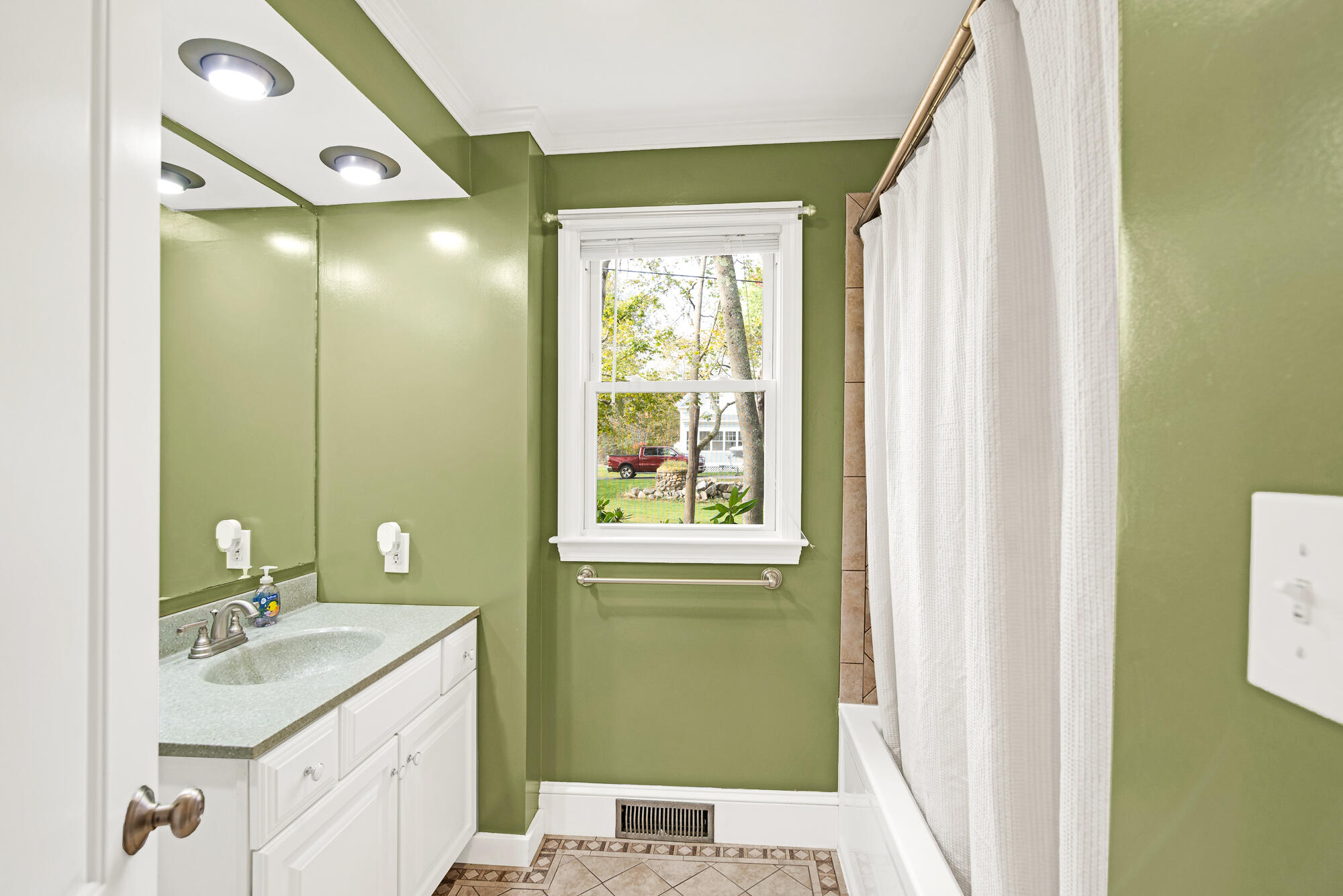 1116 State Road Eliot, ME 03903 - Photo 21 of 30 State Road bath