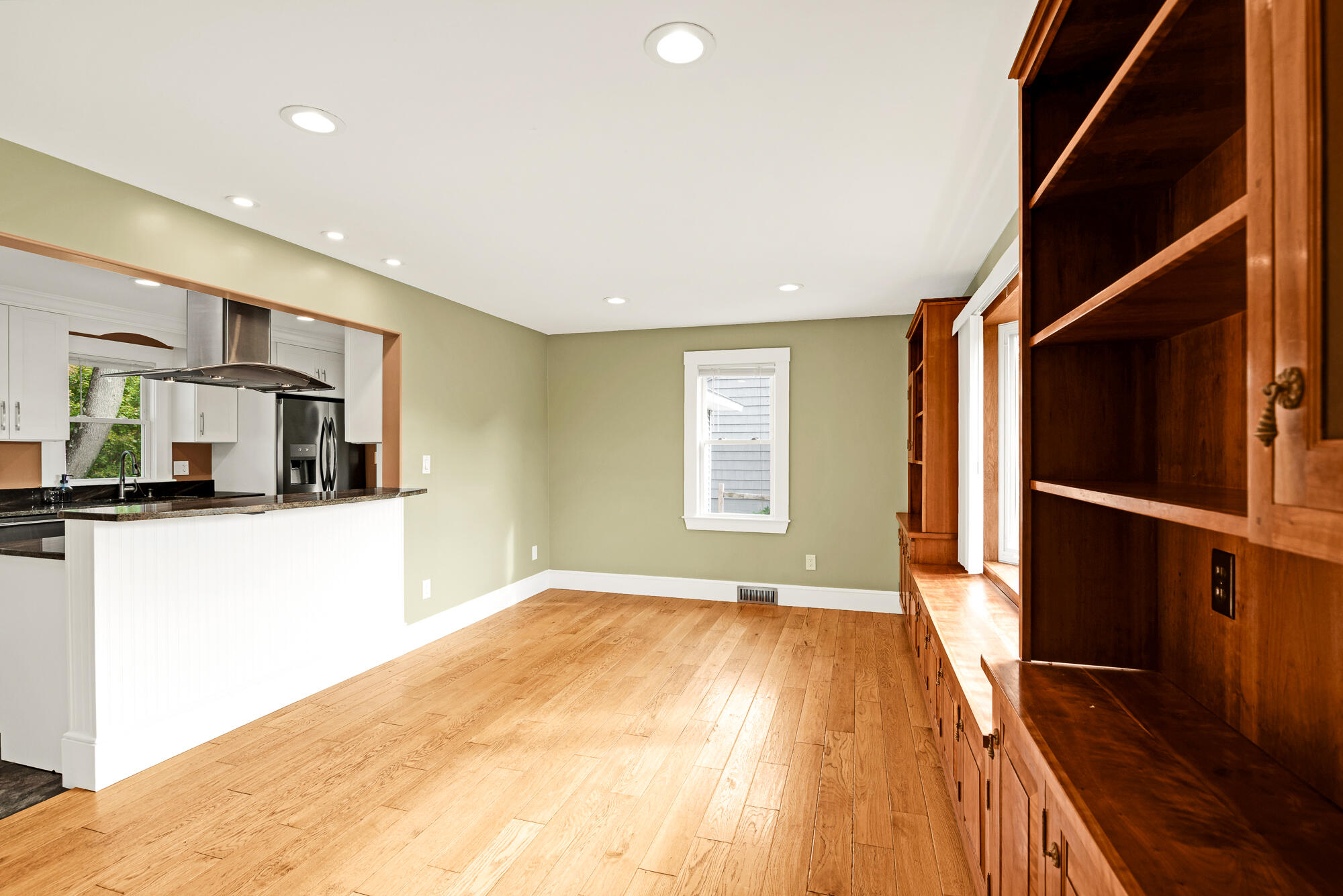 1116 State Road Eliot, ME 03903 - Photo 10 of 30 State Road Living