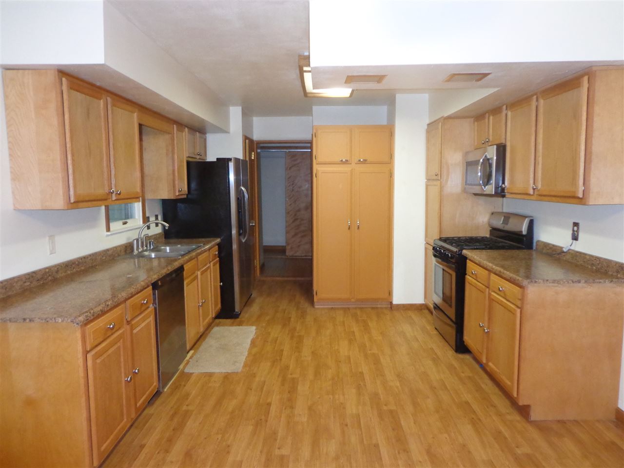 54691 Bittersweet Road Mishawaka, IN 46545 - Photo 3 of 22 Gallery Image 3