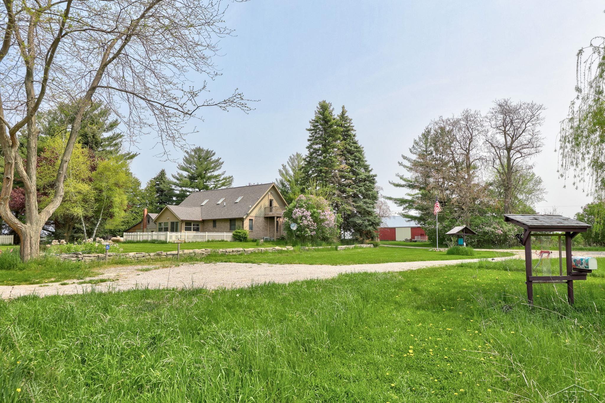 720 Pt Crescent Road Port Austin, MI 48467 - Photo 48 of 79 50107037-47.JPG