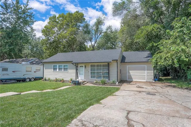 $198,000 | 724 North 80 Place, Kansas City, KS 66112