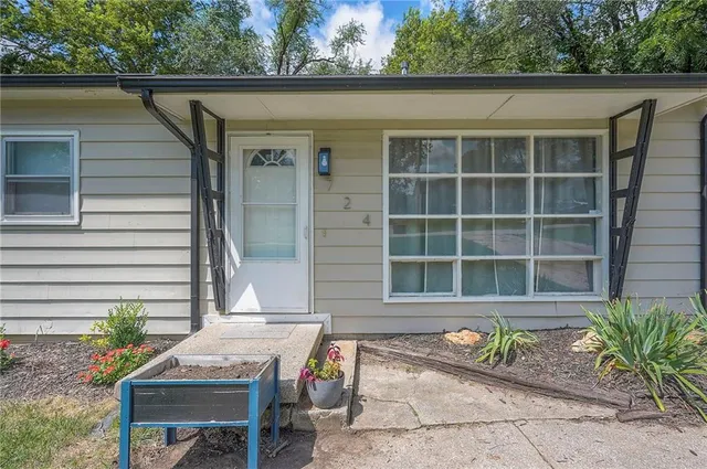 $198,000 | 724 North 80 Place, Kansas City, KS 66112