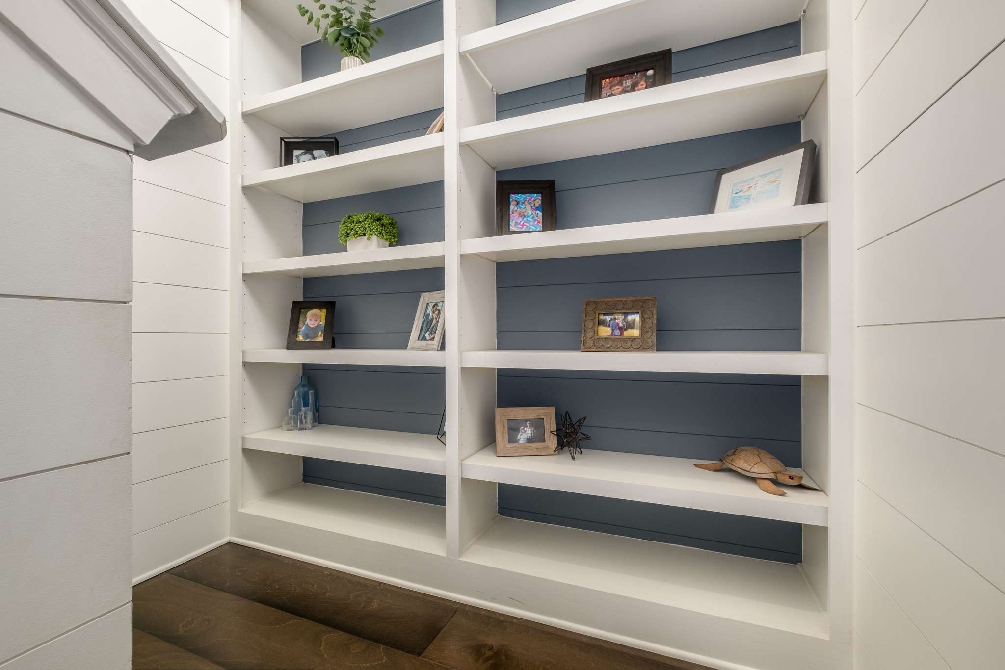 107 Vanner Road Mount Juliet, TN 37122 - Photo 30 of 54 a living room with furniture