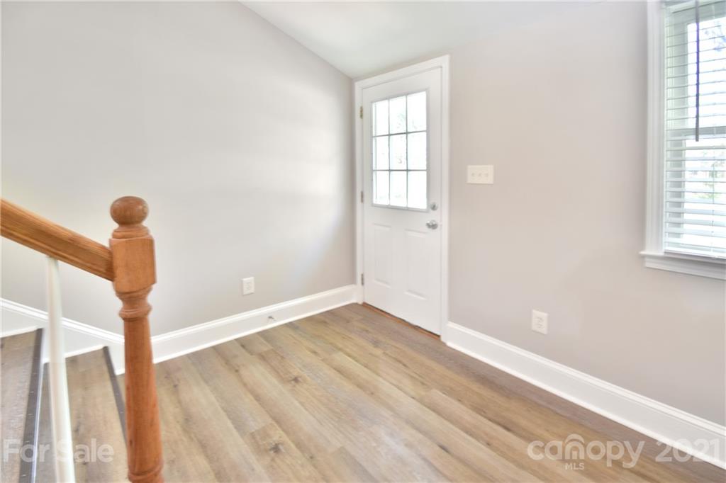 1727 Merry Oaks Road Charlotte, NC 28205 - Photo 16 of 20 a view of empty room with windows