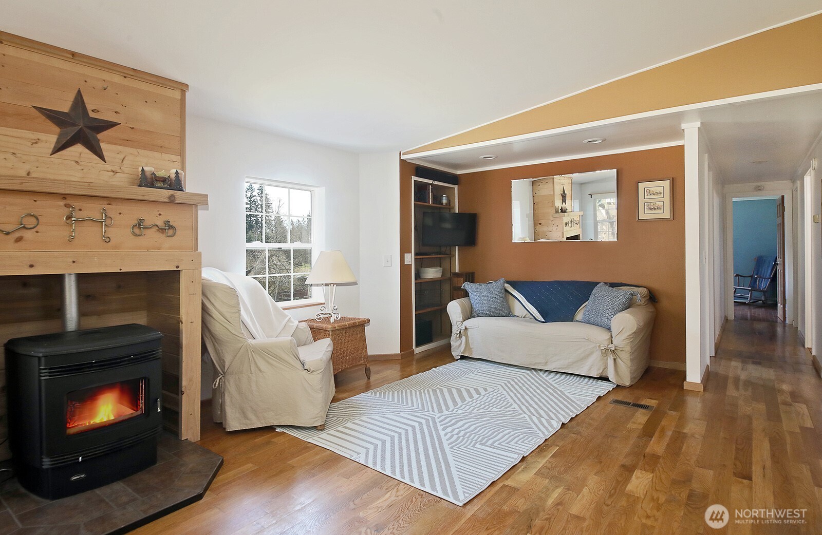 4148 Glendale Road Clinton, WA 98236 - Photo 7 of 39 Gallery Image 7