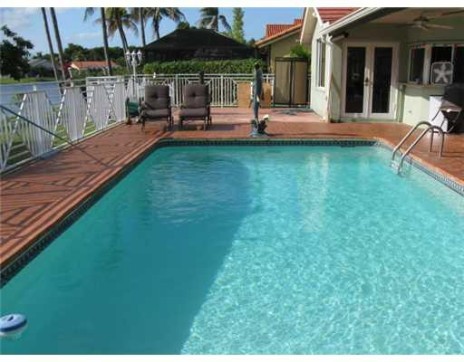 8450 Ardoch Road Miami Lakes, FL 33016 - Photo 17 of 25 Pool