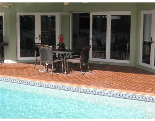 8450 Ardoch Road Miami Lakes, FL 33016 - Photo 18 of 25 Patio/Deck