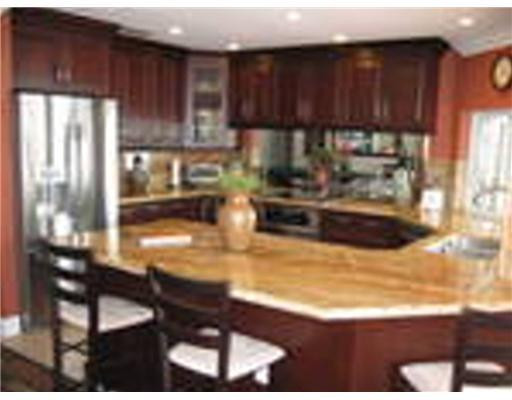 8450 Ardoch Road Miami Lakes, FL 33016 - Photo 4 of 25 Kitchen