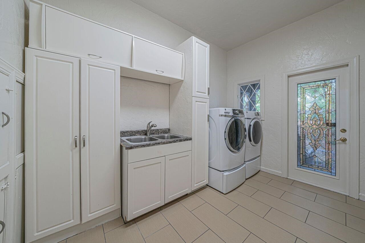 2800 Combe Hill Trail Raleigh, NC 27613 - Photo 9 of 30 Laundry Room