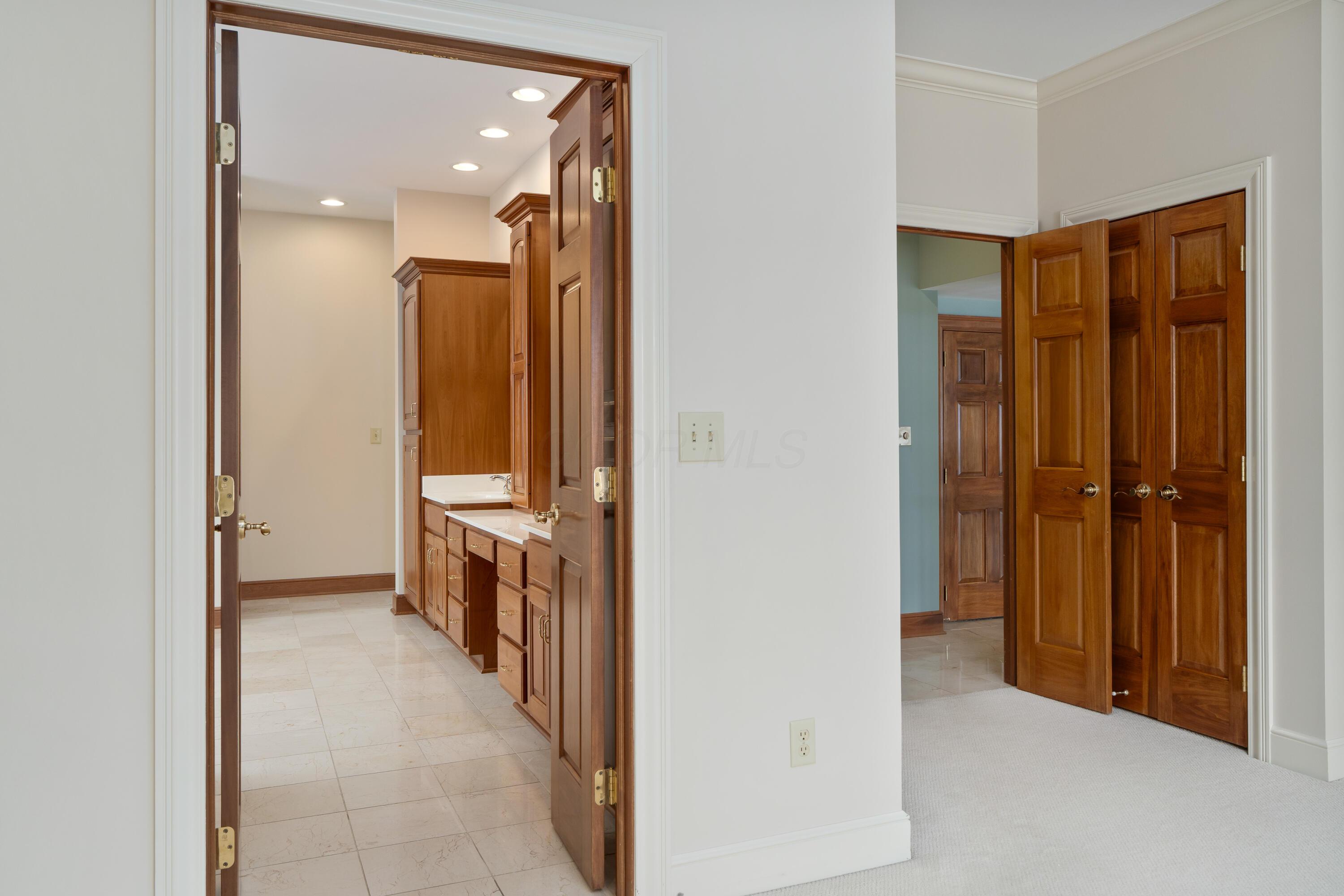 18261 Boerger Road Marysville, OH 43040 - Photo 39 of 94 Entry to ensuite bath