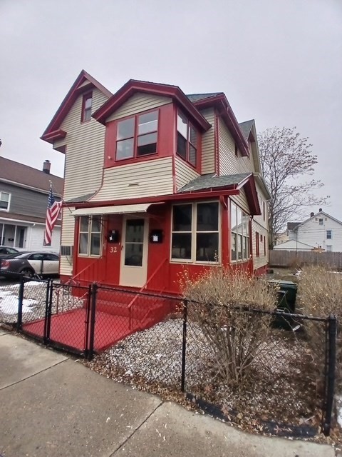 32 Wendell Place Springfield, MA 01105 - Photo 2 of 12