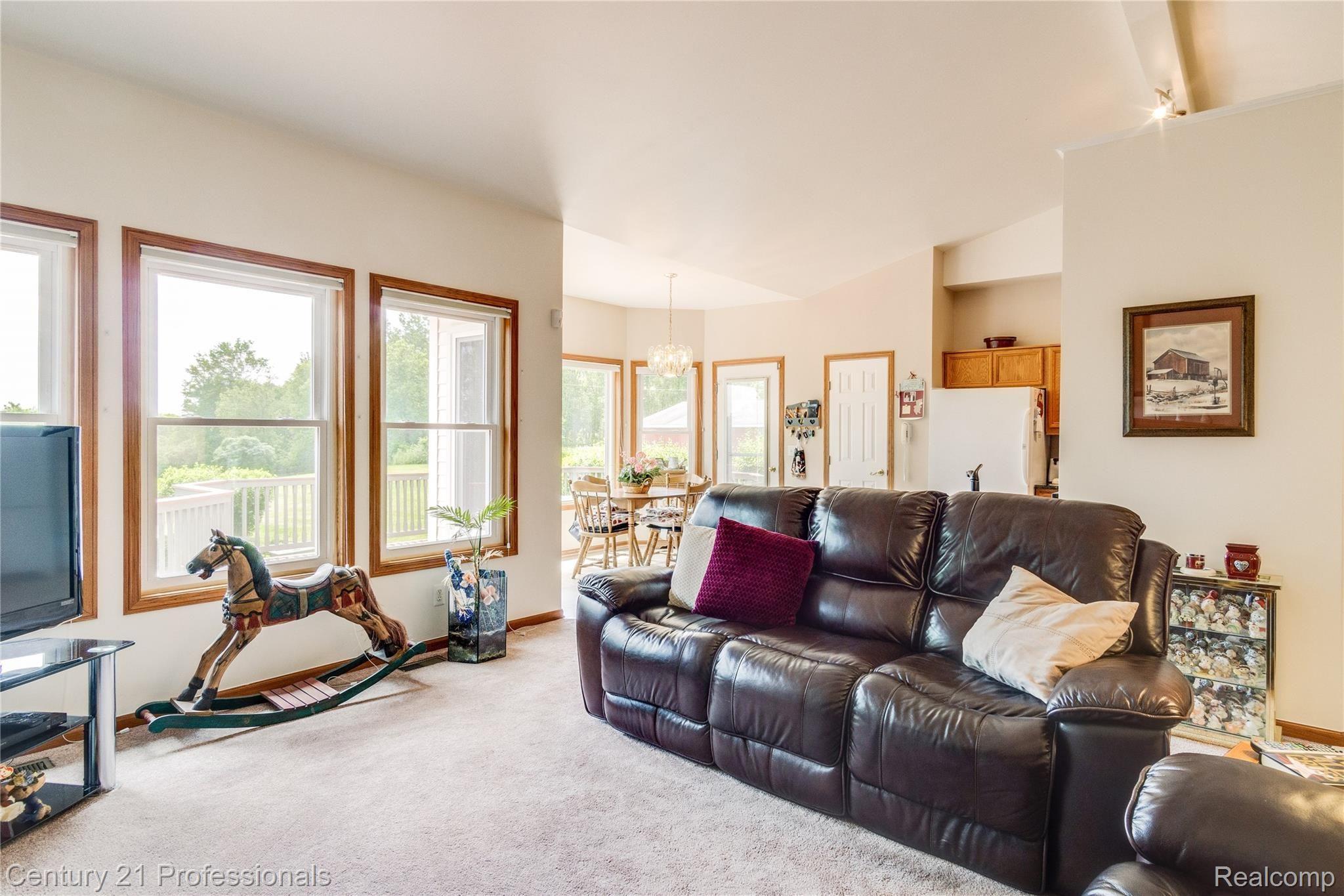 5804 Dryden Road Dryden, MI 48428 - Photo 16 of 59 Interiors (15 of 44).jpg