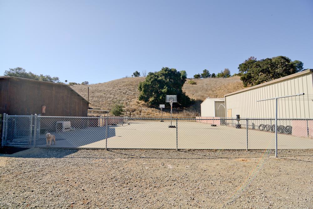 501 Cowden Road Hollister, CA 95023 - Photo 13 of 50