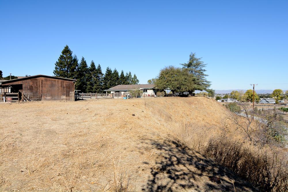 501 Cowden Road Hollister, CA 95023 - Photo 33 of 50