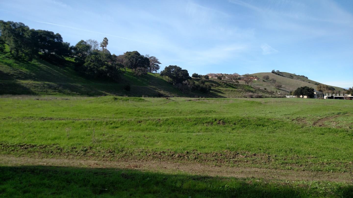 501 Cowden Road Hollister, CA 95023 - Photo 4 of 50