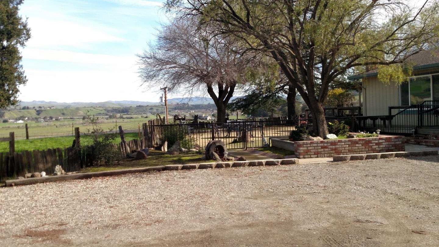501 Cowden Road Hollister, CA 95023 - Photo 8 of 50