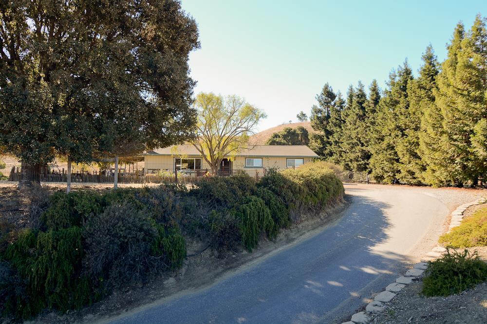 501 Cowden Road Hollister, CA 95023 - Photo 9 of 50