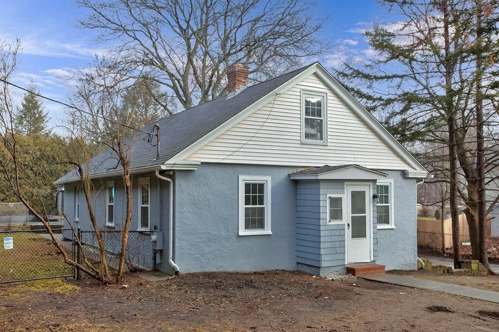 6 Kennebec Street Worcester, MA 01606 - Photo 1 of 8