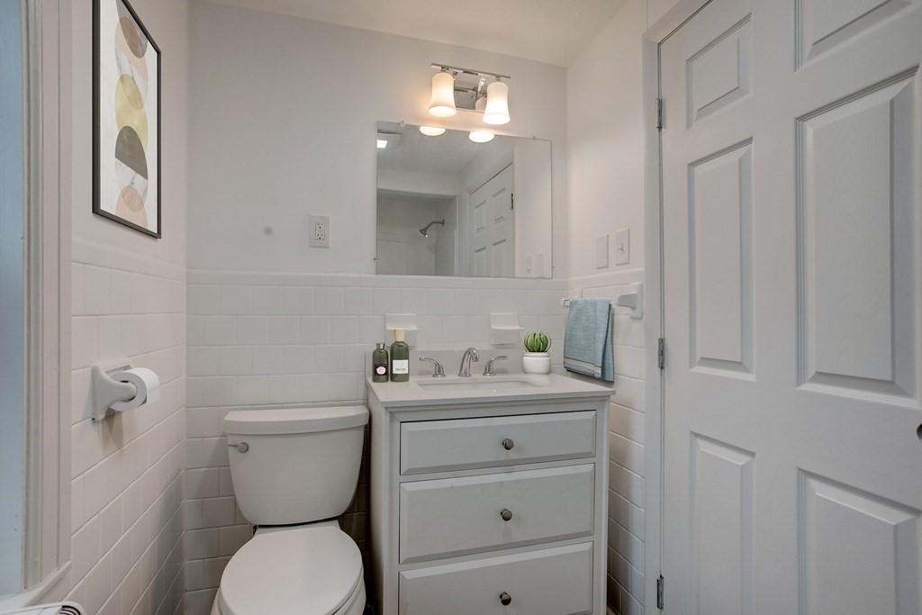 6 Kennebec Street Worcester, MA 01606 - Photo 7 of 8