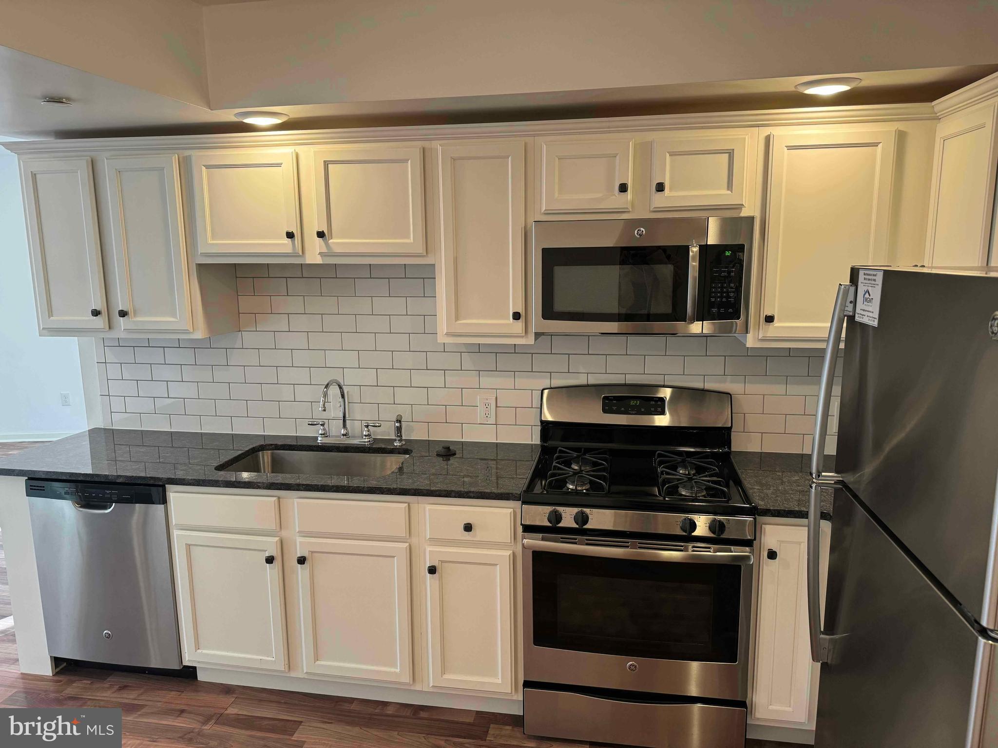 5261 Ridge Avenue, Unit 205 Philadelphia, PA 19128 - Photo 3 of 10