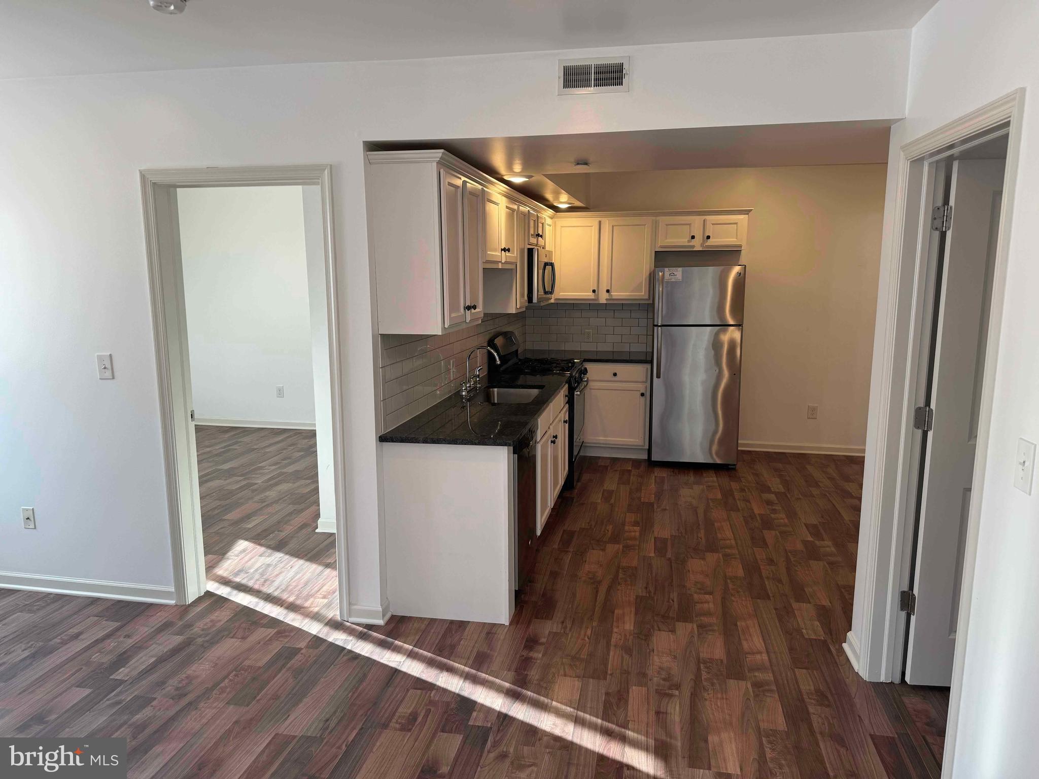 5261 Ridge Avenue, Unit 205 Philadelphia, PA 19128 - Photo 4 of 10