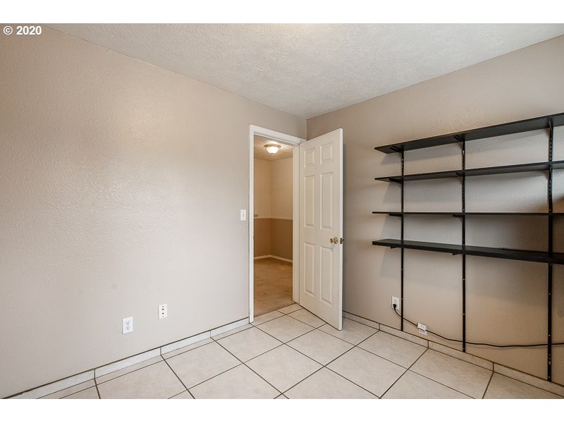 1350 Southwest Ellis Street Dallas, OR 97338 - Photo 11 of 32 Gallery Image 11