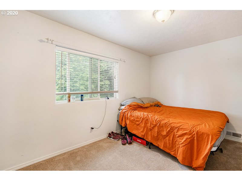 1350 Southwest Ellis Street Dallas, OR 97338 - Photo 13 of 32 Gallery Image 13