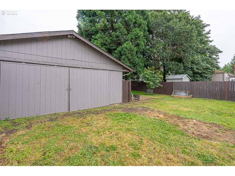 1350 Southwest Ellis Street Dallas, OR 97338 - Photo 23 of 32 Gallery Image 23