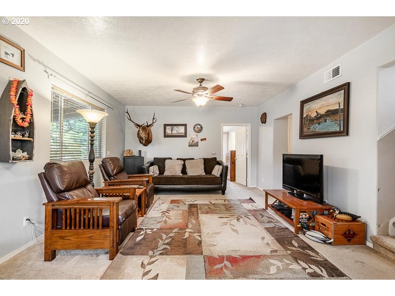 1350 Southwest Ellis Street Dallas, OR 97338 - Photo 28 of 32 Gallery Image 28