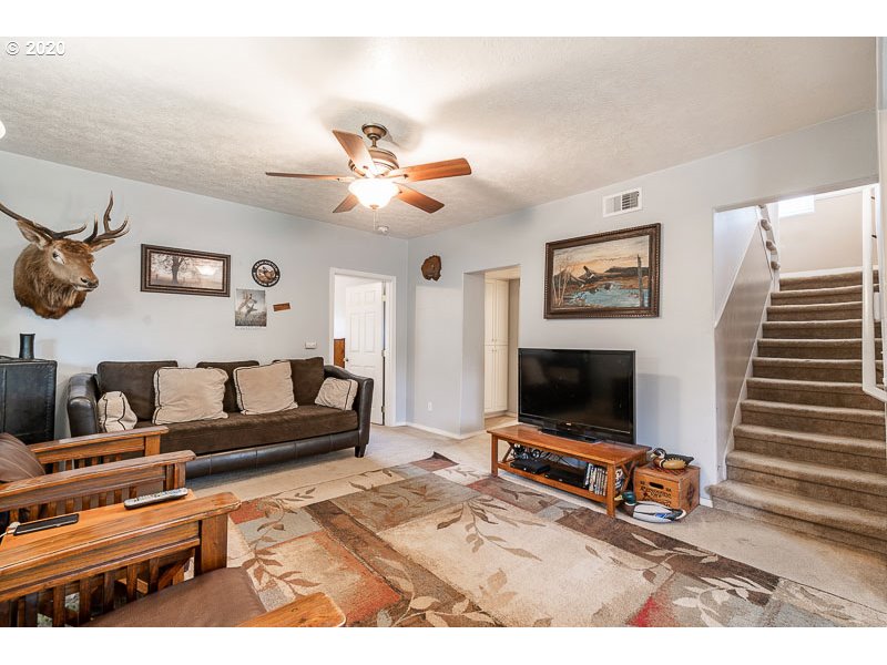 1350 Southwest Ellis Street Dallas, OR 97338 - Photo 29 of 32 Gallery Image 29