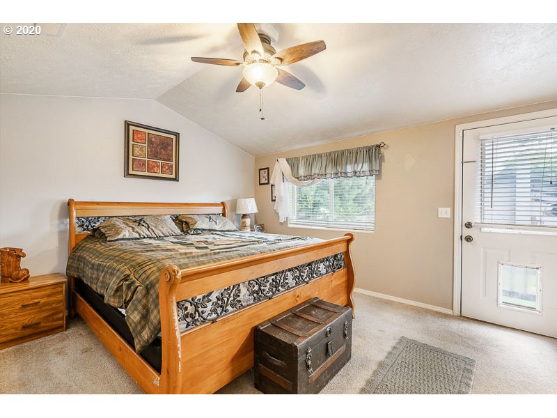 1350 Southwest Ellis Street Dallas, OR 97338 - Photo 5 of 32 Gallery Image 5