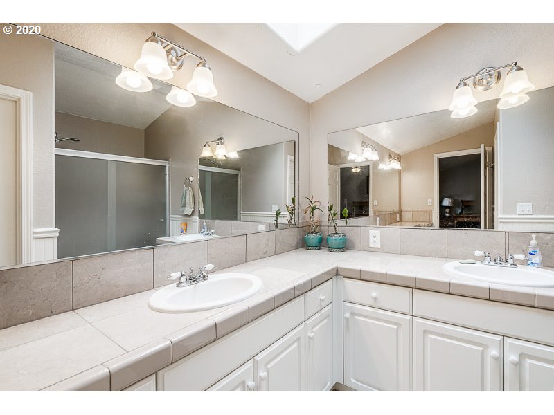 1350 Southwest Ellis Street Dallas, OR 97338 - Photo 7 of 32 Gallery Image 7