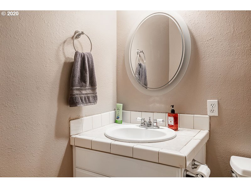 1350 Southwest Ellis Street Dallas, OR 97338 - Photo 9 of 32 Gallery Image 9