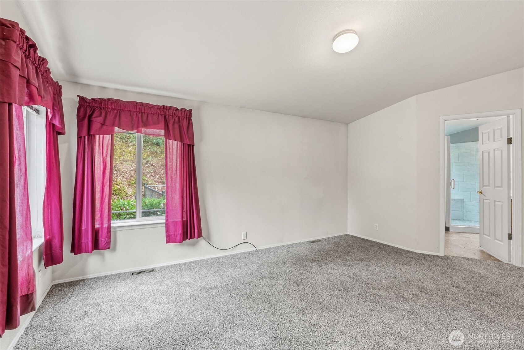 5416 Rose Valley Road Kelso, WA 98626 - Photo 26 of 28 a view of a room with window and air conditioner