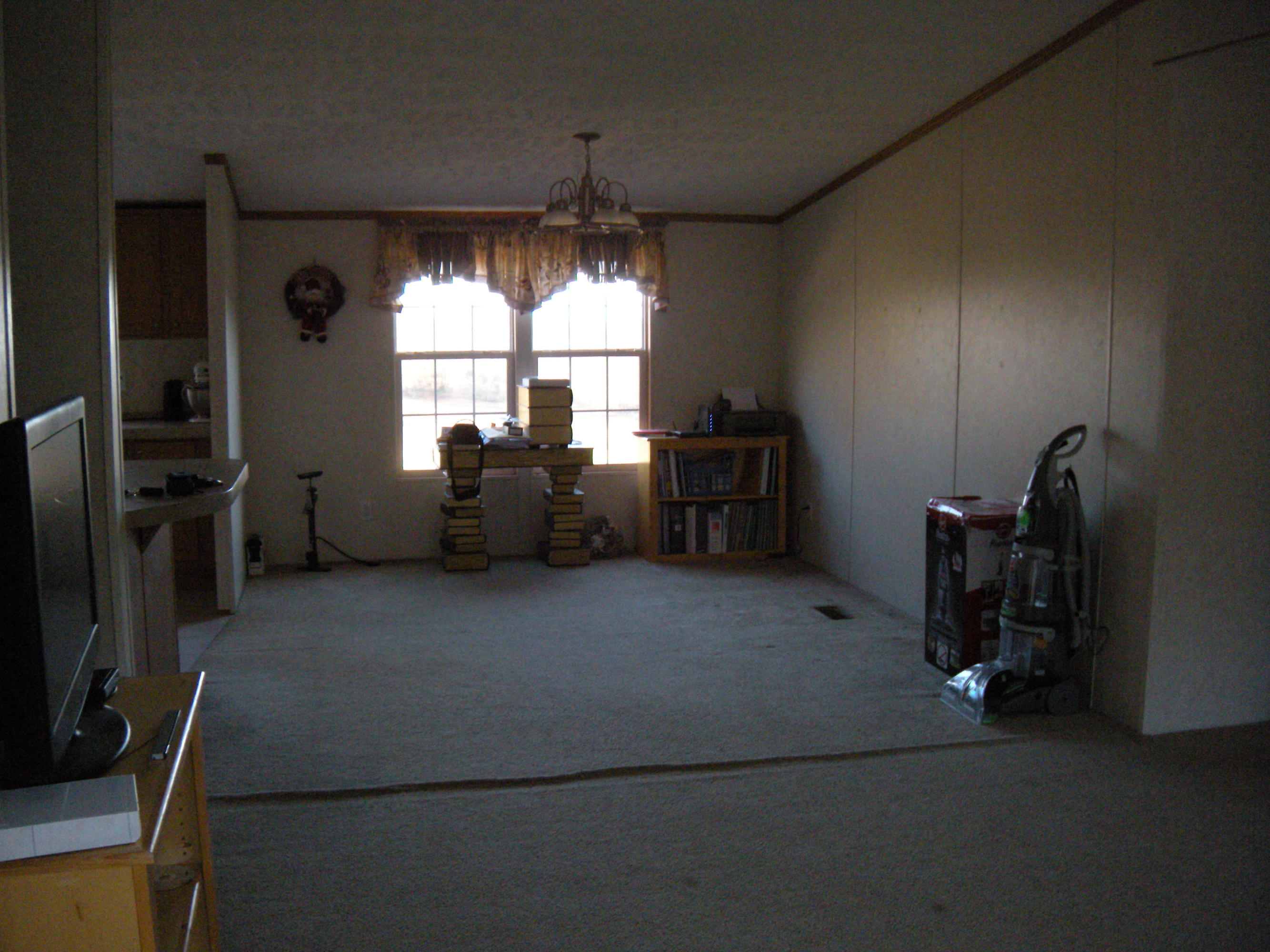 1080 Kiser Road Philadelphia, TN 37846 - Photo 16 of 25 1080 Kiser Road Living Room 1 David Pozy
