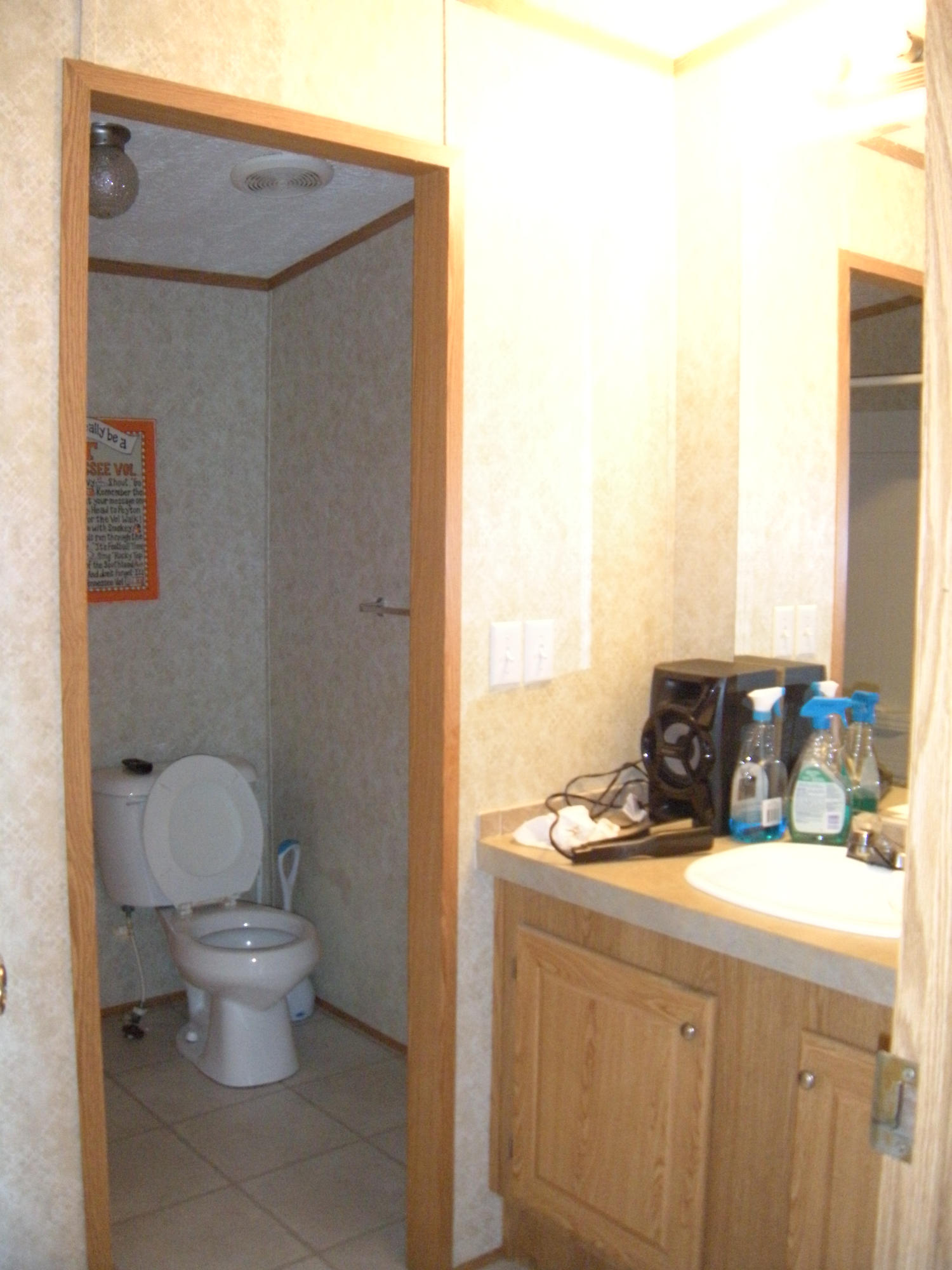 1080 Kiser Road Philadelphia, TN 37846 - Photo 24 of 25 1080 Kiser Road Guest Bath David Pozy