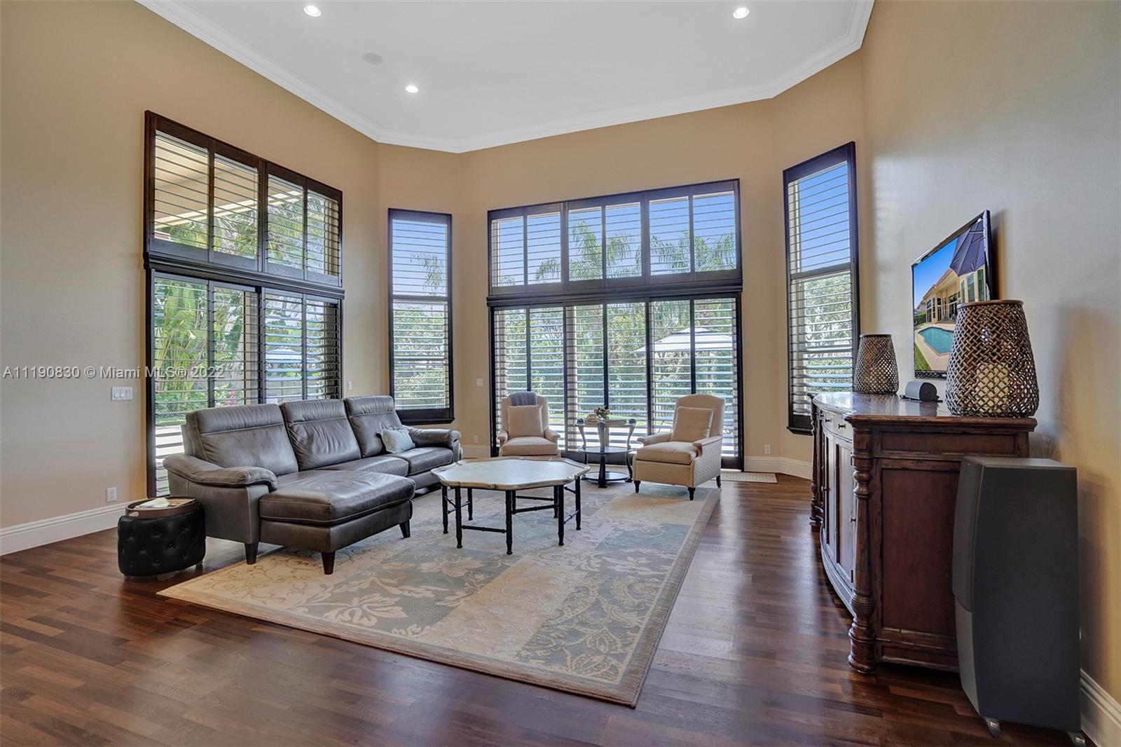 2669 Riviera Manor Weston, FL 33332 - Photo 12 of 33 Gallery Image 12