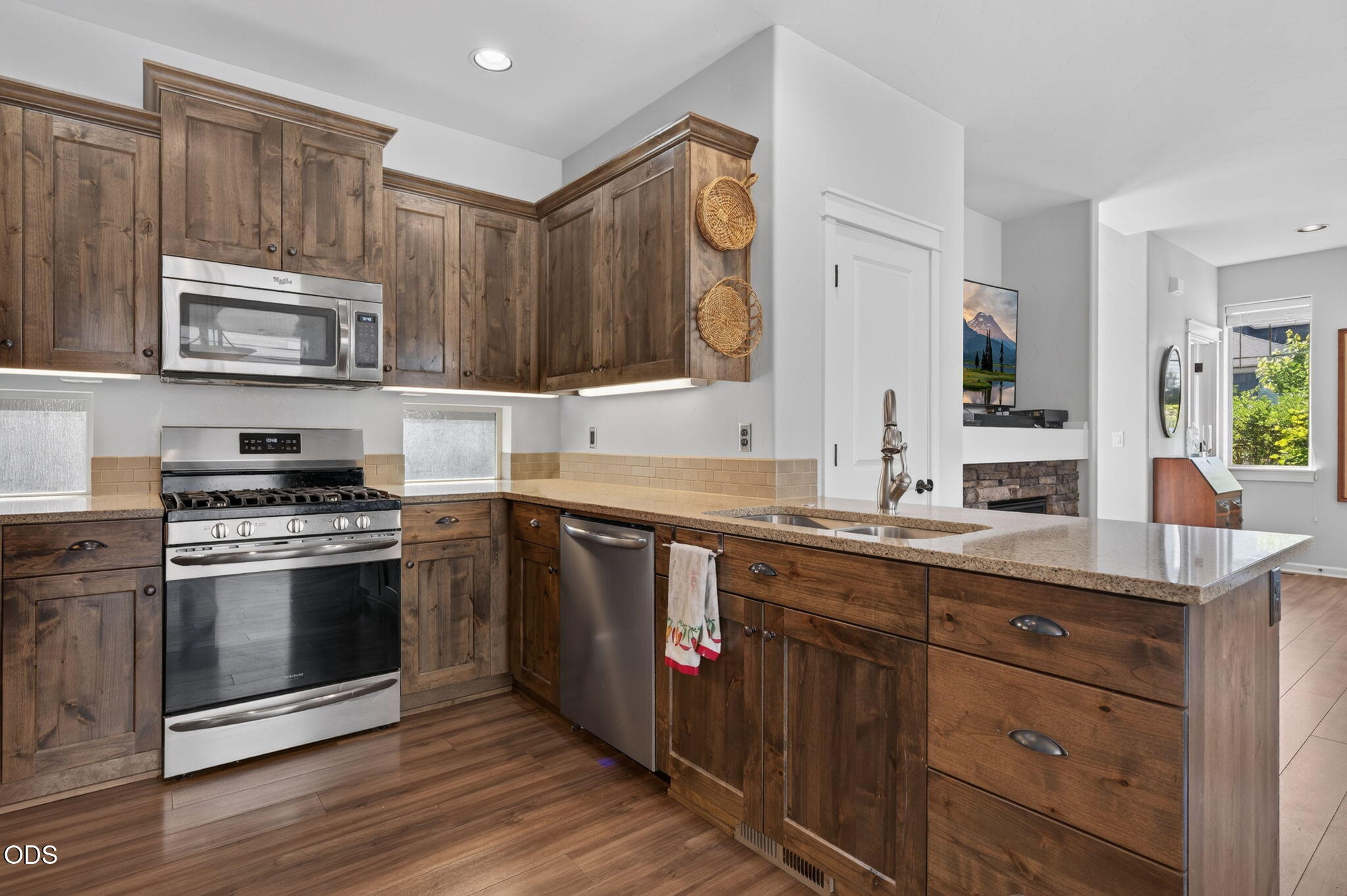 20844 Gateway Drive Bend, OR 97702 - Photo 14 of 53