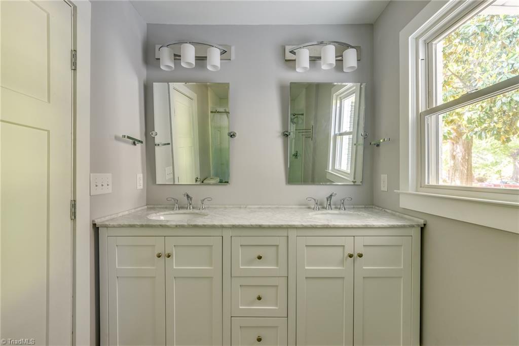 710 Yorkshire Road Winston-Salem, NC 27106 - Photo 12 of 23 Gallery Image 12