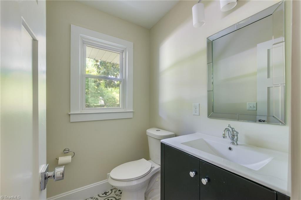 710 Yorkshire Road Winston-Salem, NC 27106 - Photo 14 of 23 Gallery Image 14